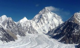 Quanto è alto il K2 la seconda montagna più alta del mondo?